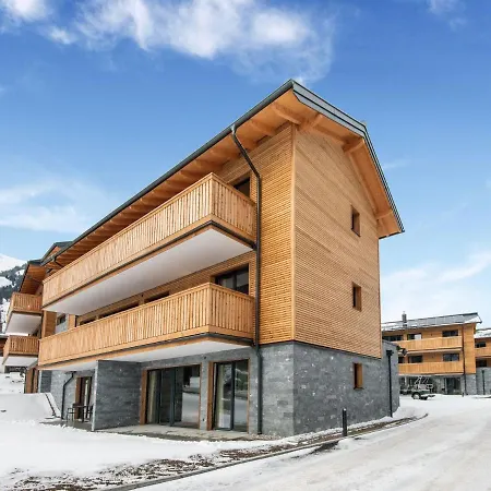 Golden Lodges Close To The Ski Lift Rauris