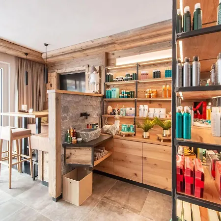 Golden Lodges Close To The Ski Lift Rauris