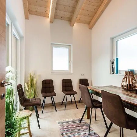 Appartement Golden Lodges Close To The Ski Lift *