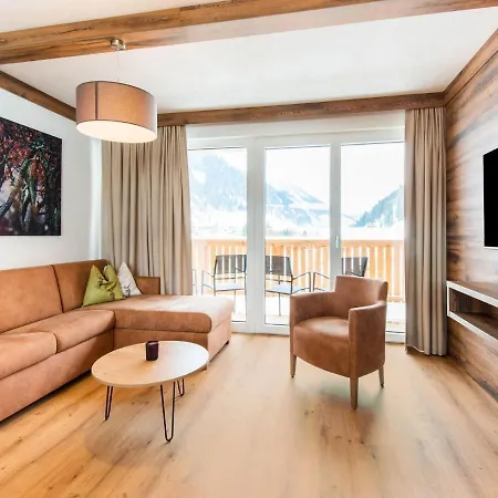 Golden Lodges Close To The Ski Lift Appartement